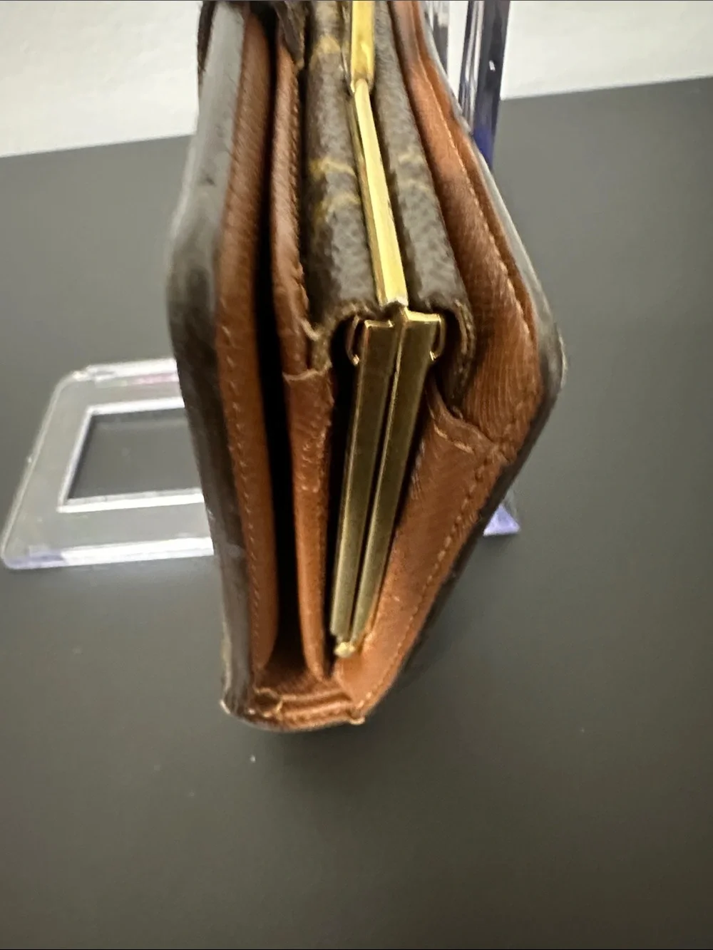 EUC Vintage Louis Vuitton Monogram Bifold Snap Wallet w Gold  Coin Closure